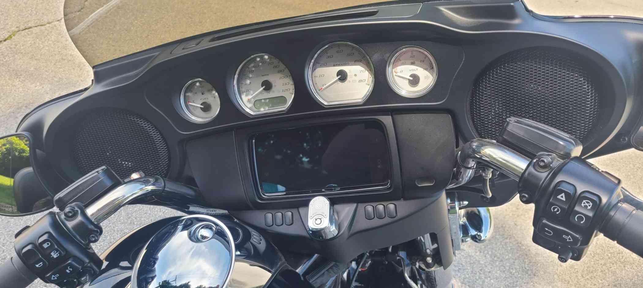 Best Speakers for Road Glide